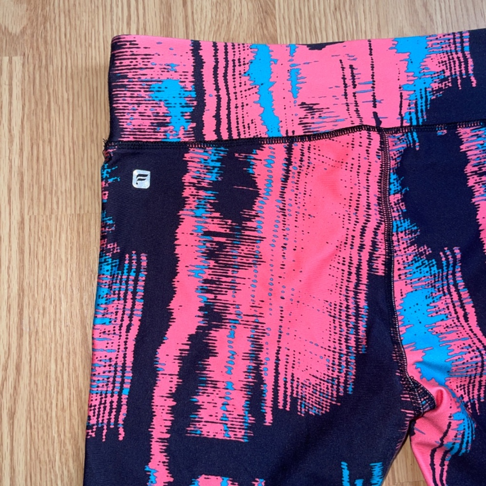 Fabletics Salar Cropped / Knee Length Multicolor Leggings / Yoga Pants Size L - Picture 10 of 10